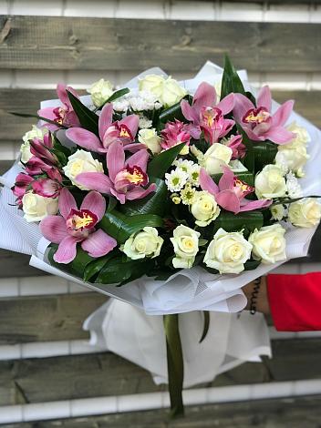 Букет цветов из: Розы и Хризантемы в Вышкове